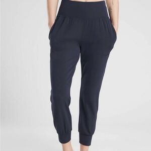 Athleta Women's Size 1X Salutation Jogger in Powervita Navy Blue 531288 Stretch